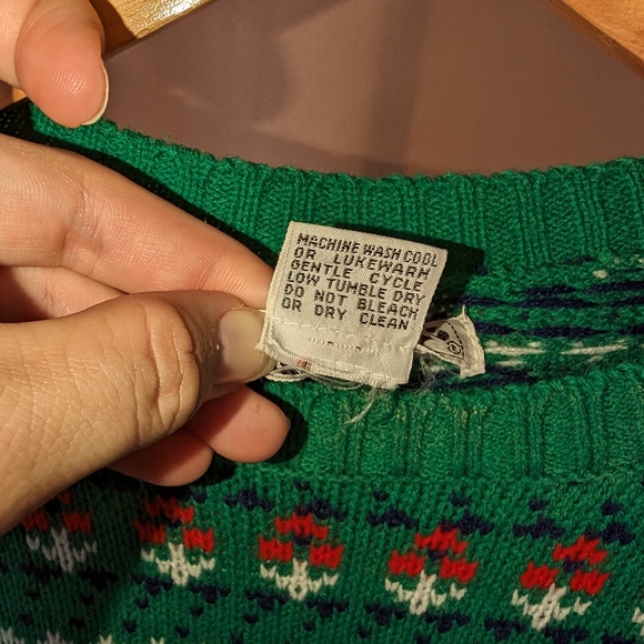 Made in Korea Holiday Sweater! - Picture 5 of 6